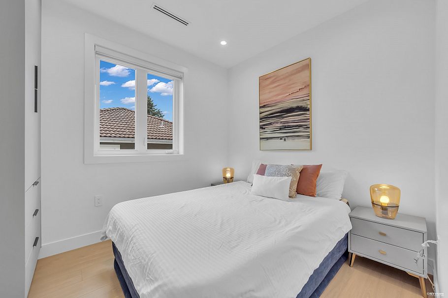 1 3436 Triumph Street Vancouver, BC - 23