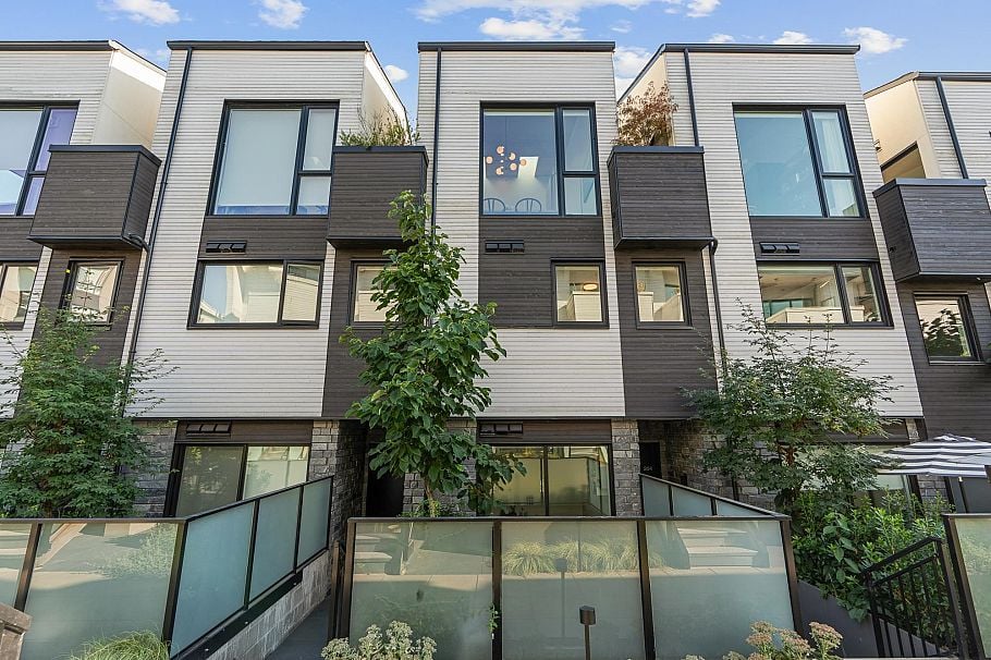 203 650 E 2nd Street North Vancouver, BC - 1