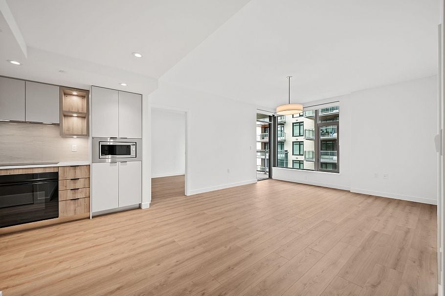 425 755 Harbourside Drive North Vancouver, BC - 5