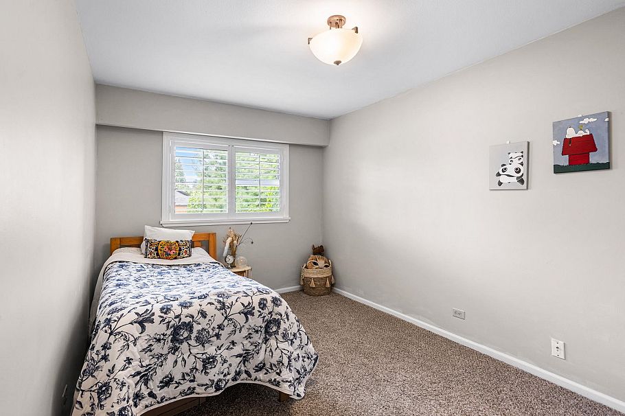 3020 Thorncliffe Drive North Vancouver, BC - 20