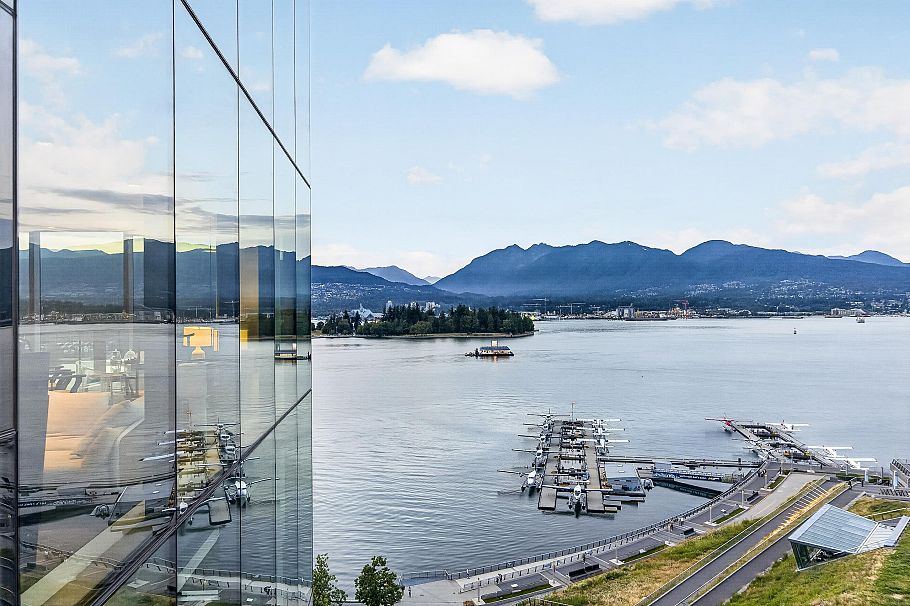 1102 277 Thurlow Street Vancouver, BC - 24