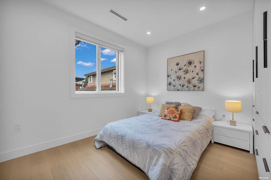 1 3438 Triumph Street Vancouver, BC - 14