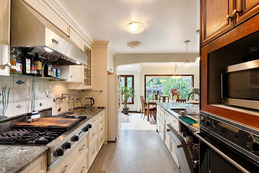 624 W 30th Avenue Vancouver, BC - 7