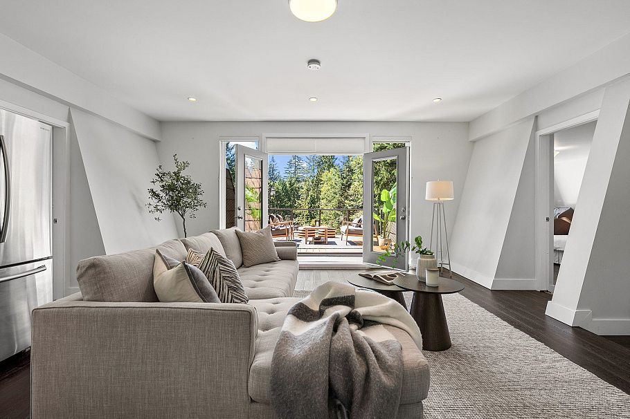 4066 Norwood Avenue North Vancouver, BC - 27