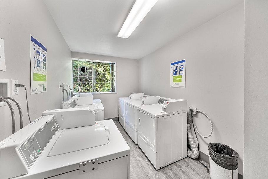 112 211 W 3rd Street North Vancouver, BC - 11
