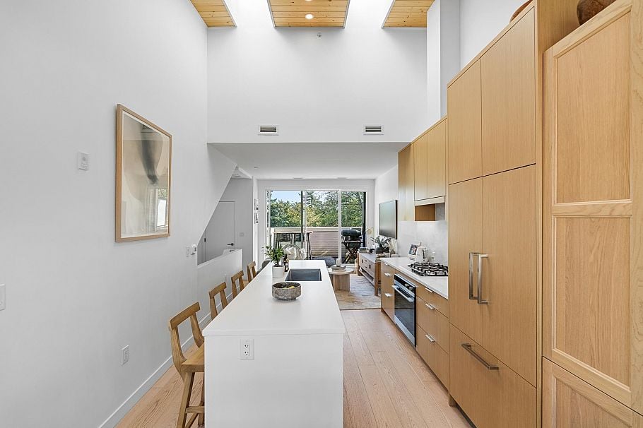 203 650 E 2nd Street North Vancouver, BC - 5