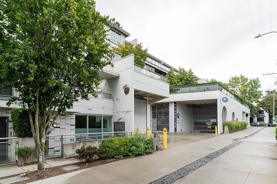 182 E 17th Avenue Vancouver, BC - 35