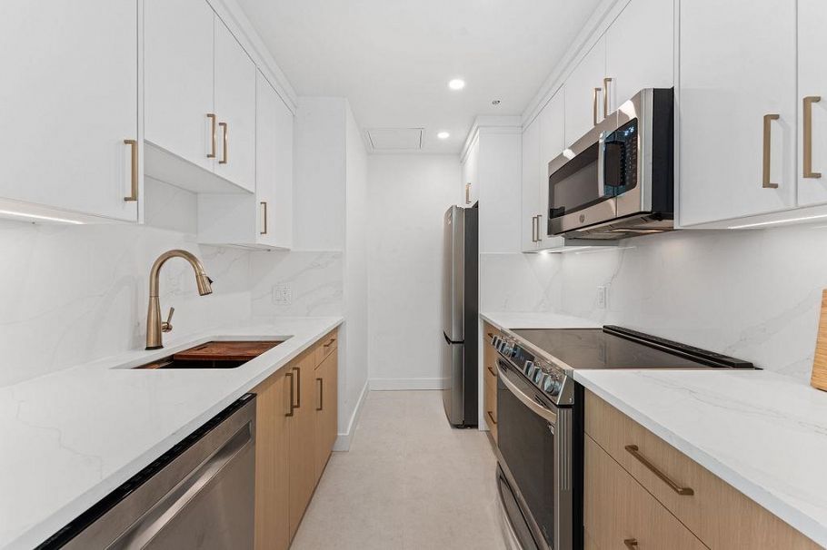 1204 989 Nelson Street Vancouver, BC - 10