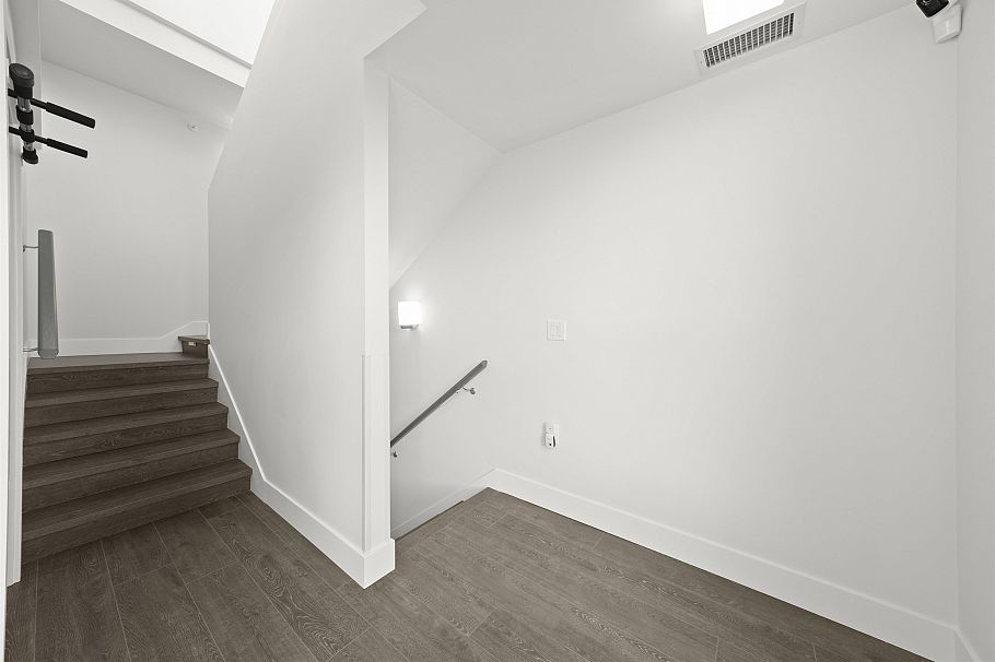 7 8508 Jack Uppal Street Vancouver, BC - 25