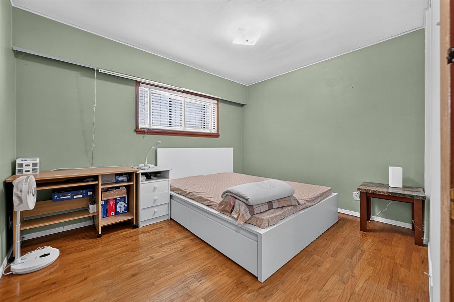 1315 E 33rd Avenue Vancouver, BC - 29