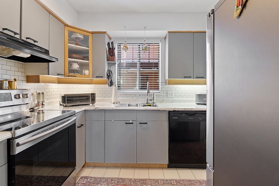 203 988 W 16th Avenue Vancouver, BC - 2
