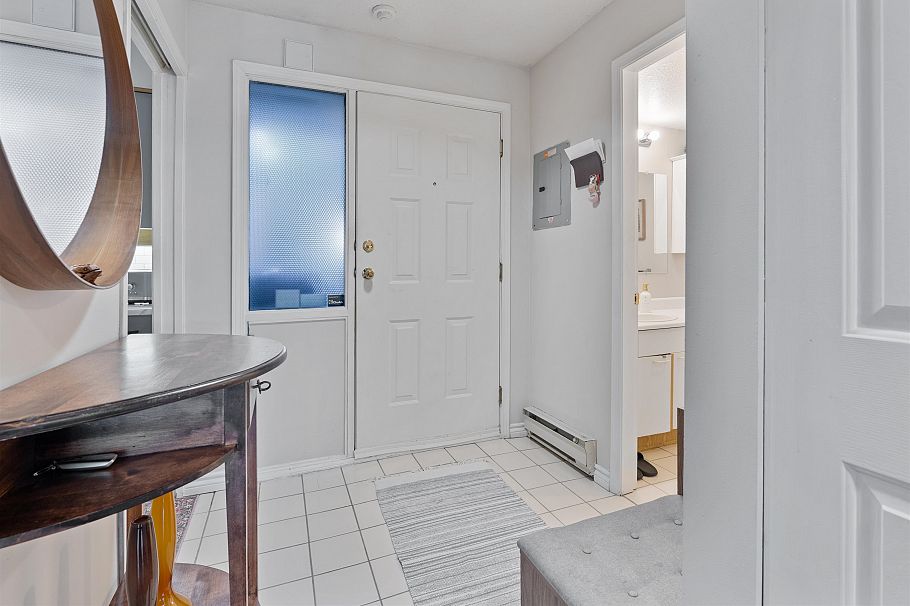 203 988 W 16th Avenue Vancouver, BC - 4