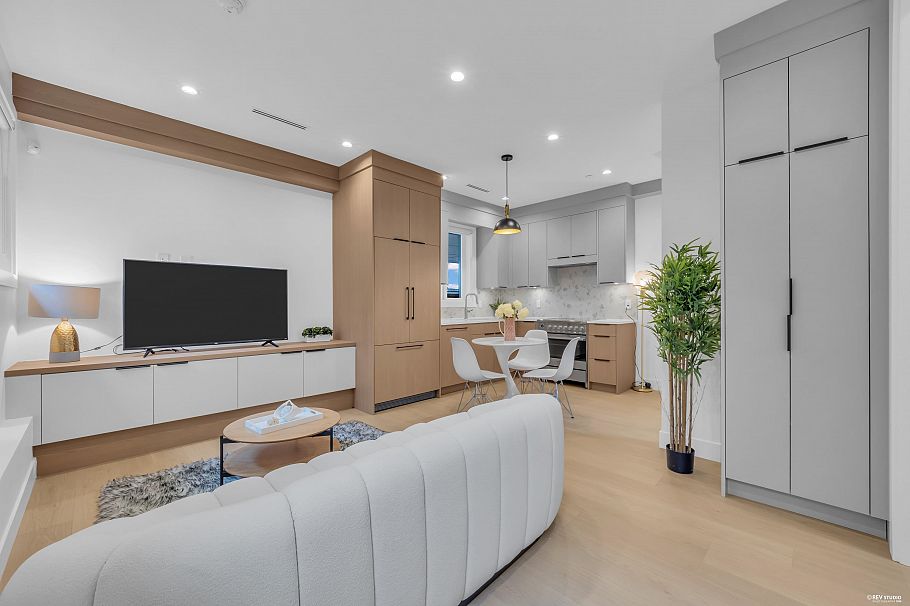 1 3438 Triumph Street Vancouver, BC - 4