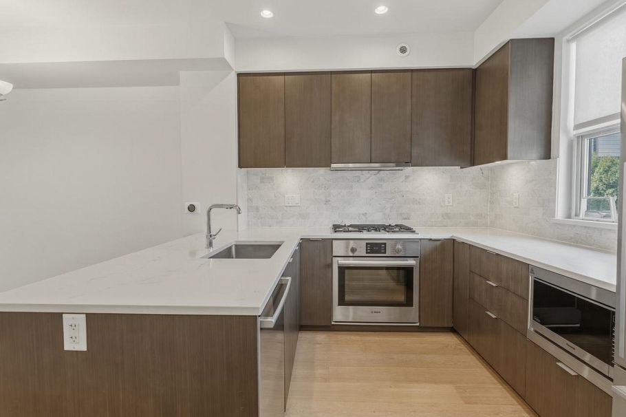 7891 Oak Street Vancouver, BC - 7