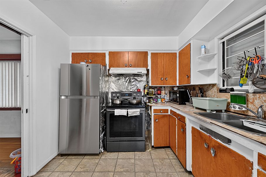 1315 E 33rd Avenue Vancouver, BC - 26