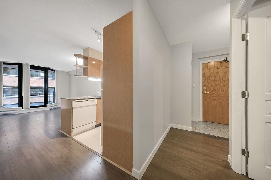 309 1189 Howe Street Vancouver, BC - 11