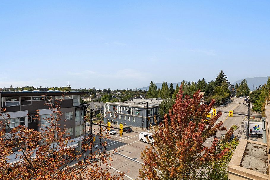 PH10 702 E King Edward Avenue Vancouver, BC - 25
