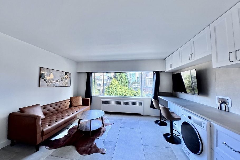 210 1540 HARO STREET, Vancouver BC V6G 1G5 Vancouver, BC - 1