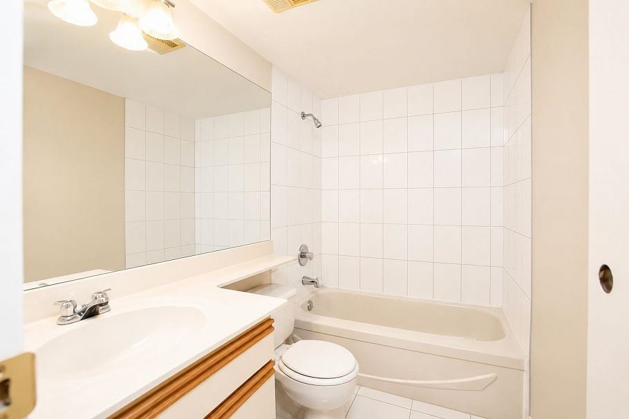 203 1775 W 10th Avenue Vancouver, BC - 8