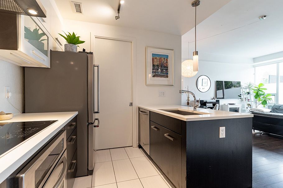 182 E 17th Avenue Vancouver, BC - 16