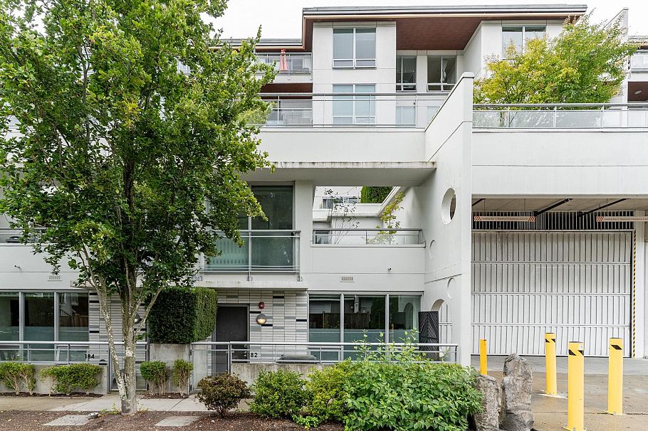 182 E 17th Avenue Vancouver, BC - 2