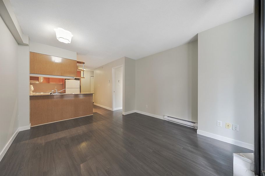 309 1189 Howe Street Vancouver, BC - 5