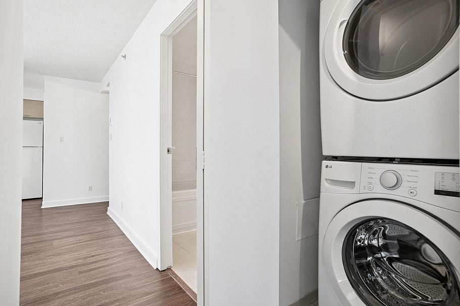 1808 1200 W Georgia Street Vancouver, BC - 16