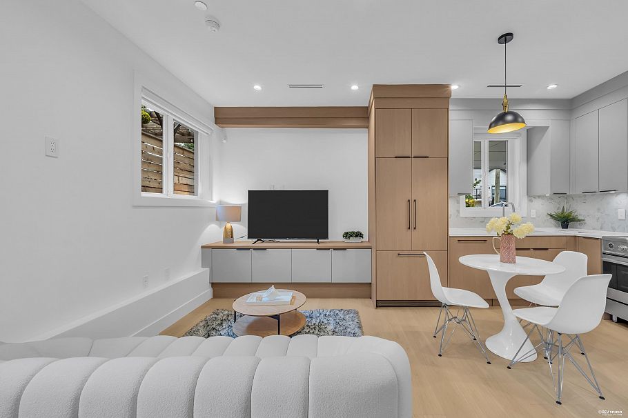 1 3438 Triumph Street Vancouver, BC - 3