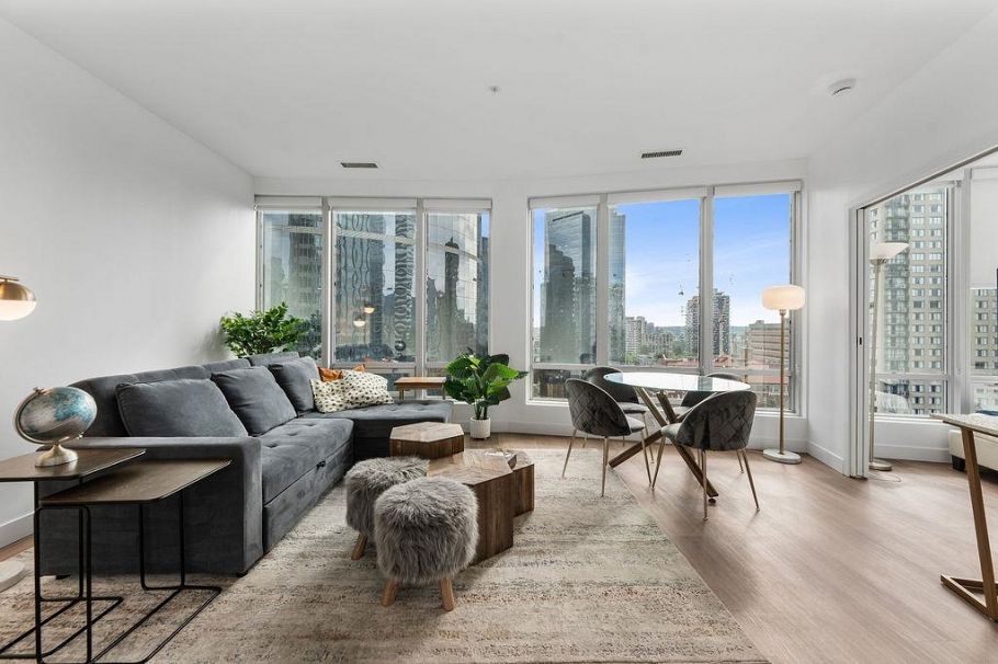 1204 989 Nelson Street Vancouver, BC - 2