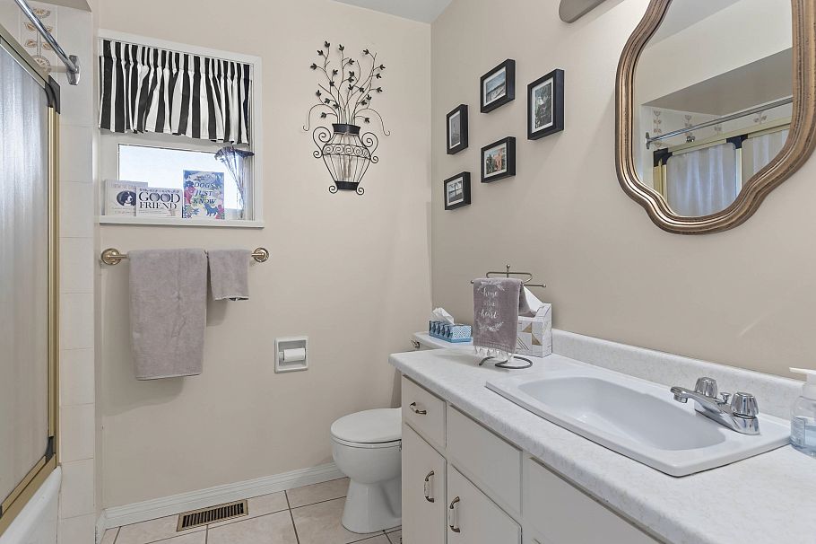 4041 W 39th Avenue Vancouver, BC - 21