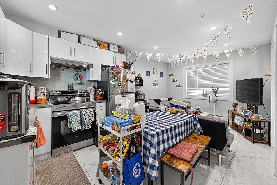 1315 E 33rd Avenue Vancouver, BC - 8