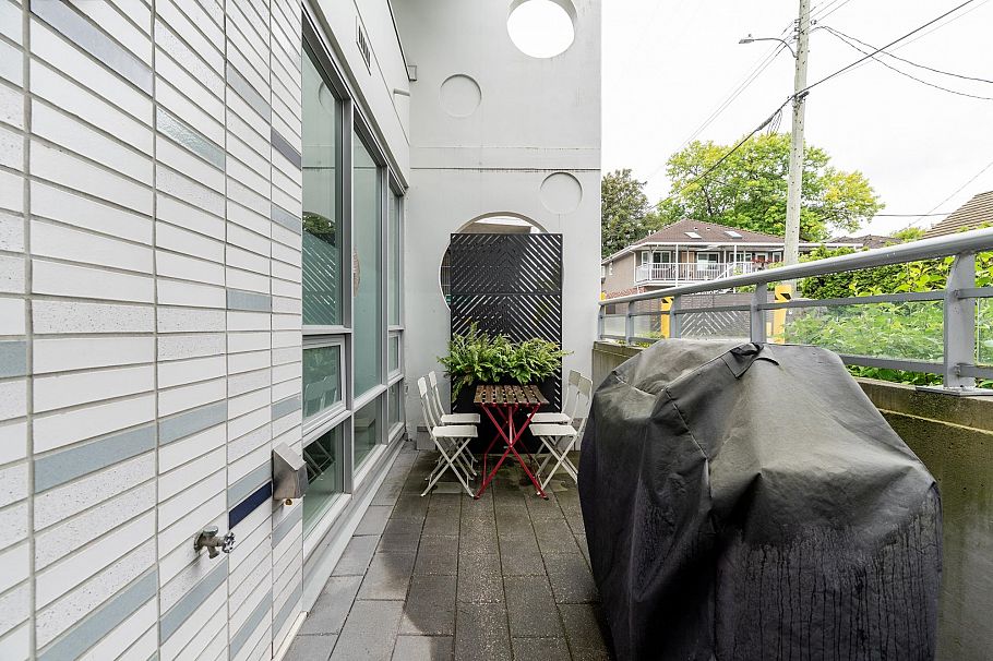182 E 17th Avenue Vancouver, BC - 32