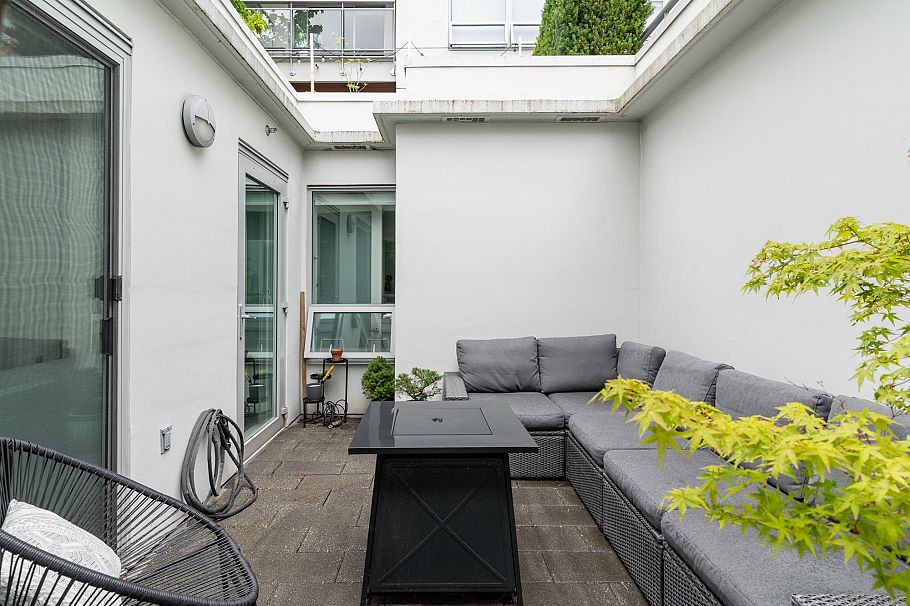 182 E 17th Avenue Vancouver, BC - 30