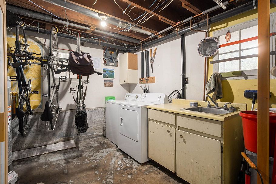 3864 W 29th Avenue Vancouver, BC - 25