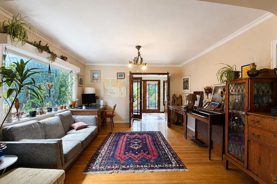 624 W 30th Avenue Vancouver, BC - 5