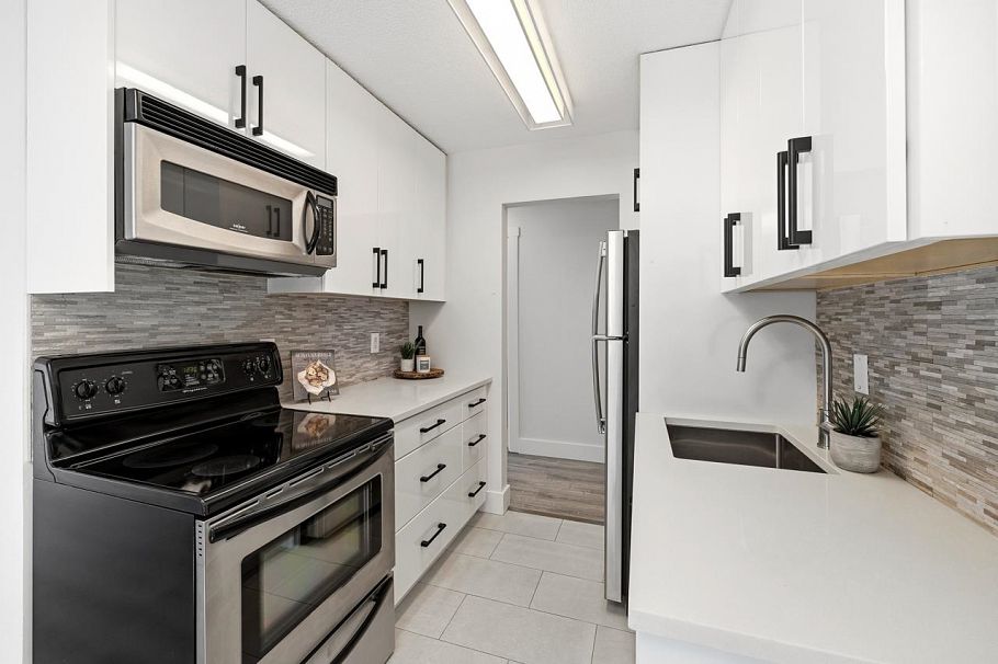112 211 W 3rd Street North Vancouver, BC - 8