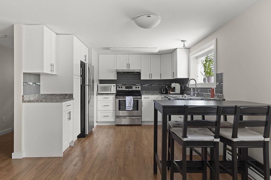 4041 W 39th Avenue Vancouver, BC - 23