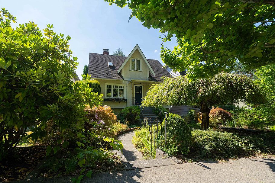 3864 W 29th Avenue Vancouver, BC - 1