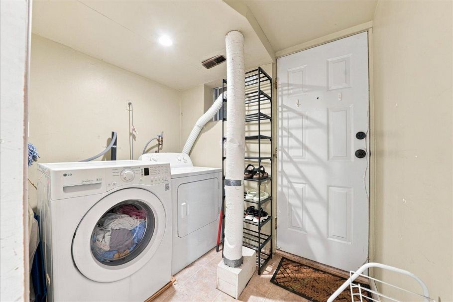 4820 Moss Street Vancouver, BC - 25