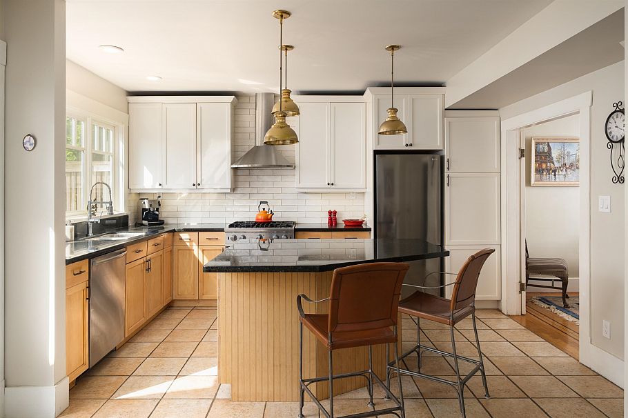 3864 W 29th Avenue Vancouver, BC - 10