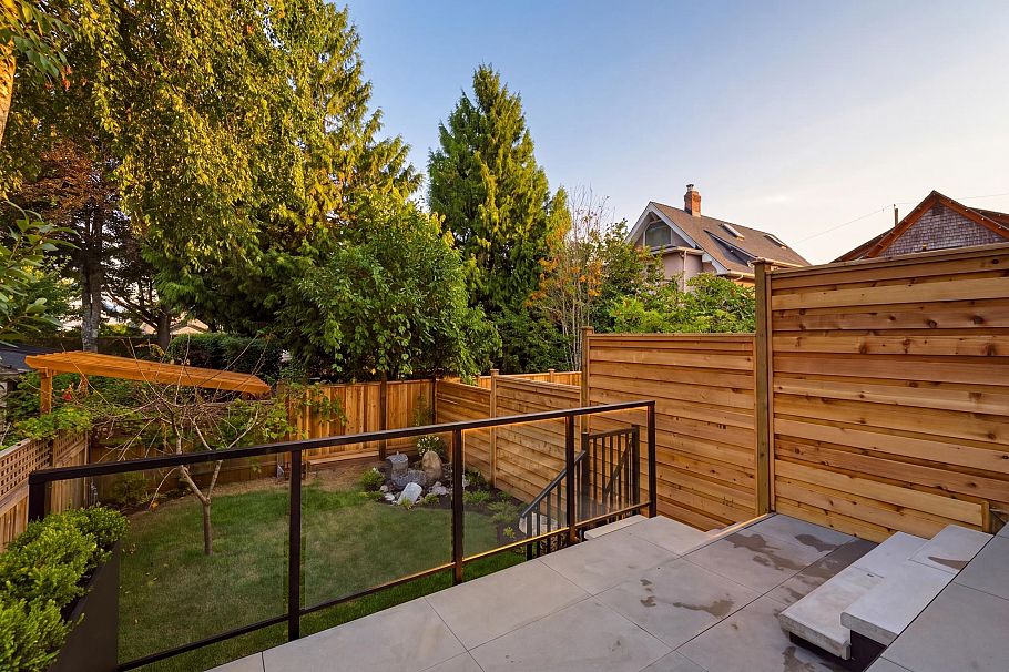 1 75 E 23rd Avenue Vancouver, BC - 25