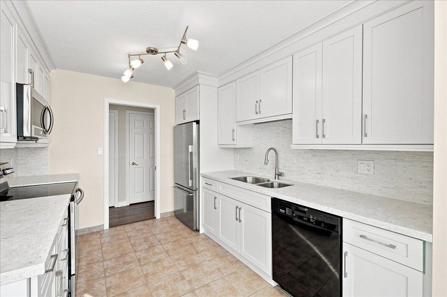 901 5425 Yew Street Vancouver, BC - 17