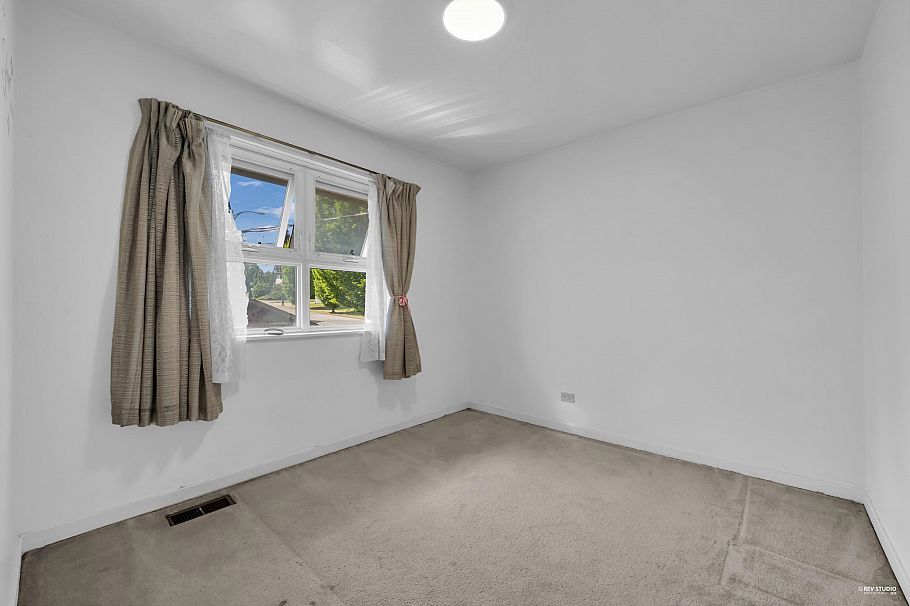 3006 E 27th Avenue Vancouver, BC - 15