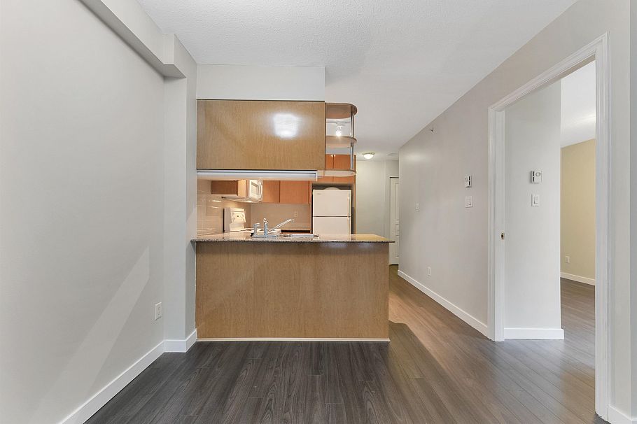 309 1189 Howe Street Vancouver, BC - 6