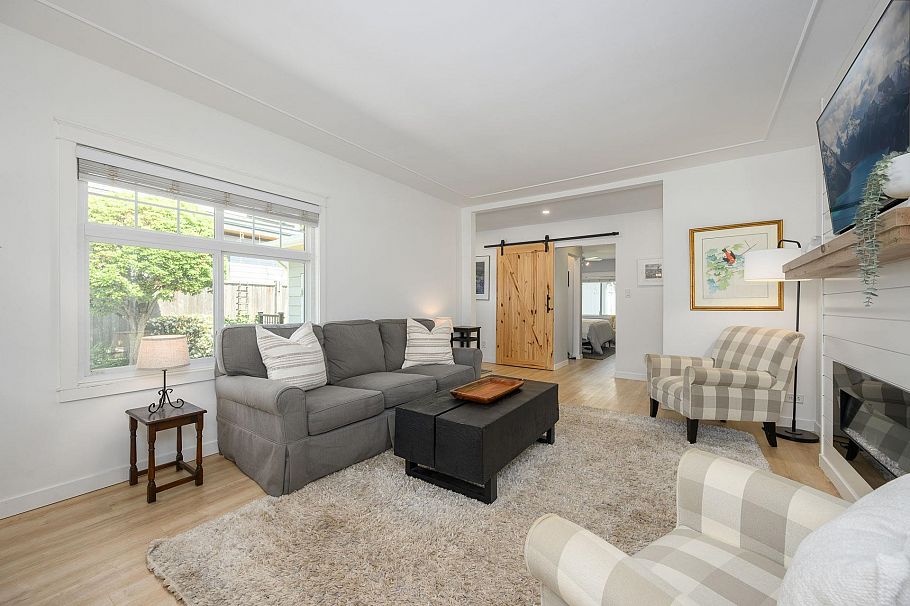 3248 Beverley Crescent North Vancouver, BC - 11