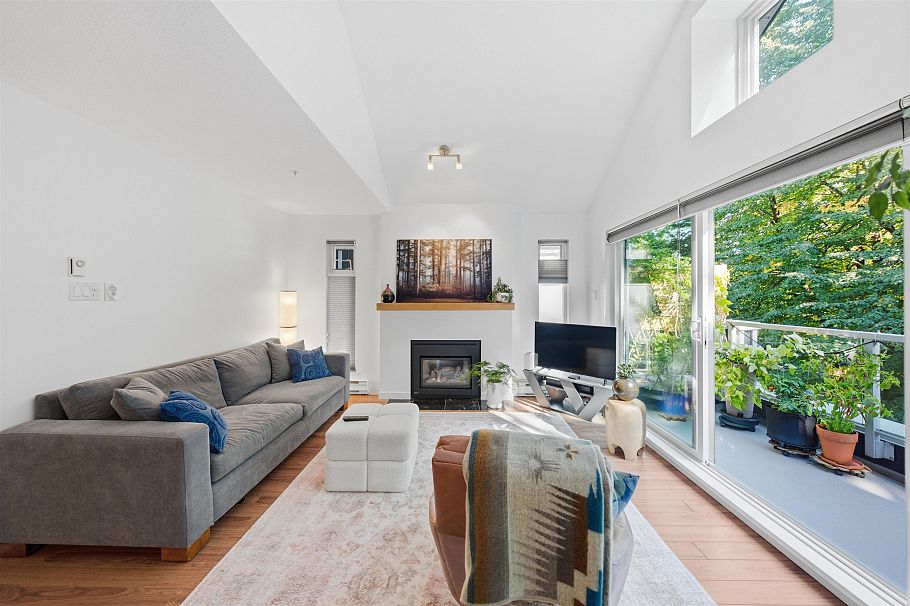 304 865 W 15th Avenue Vancouver, BC - 24