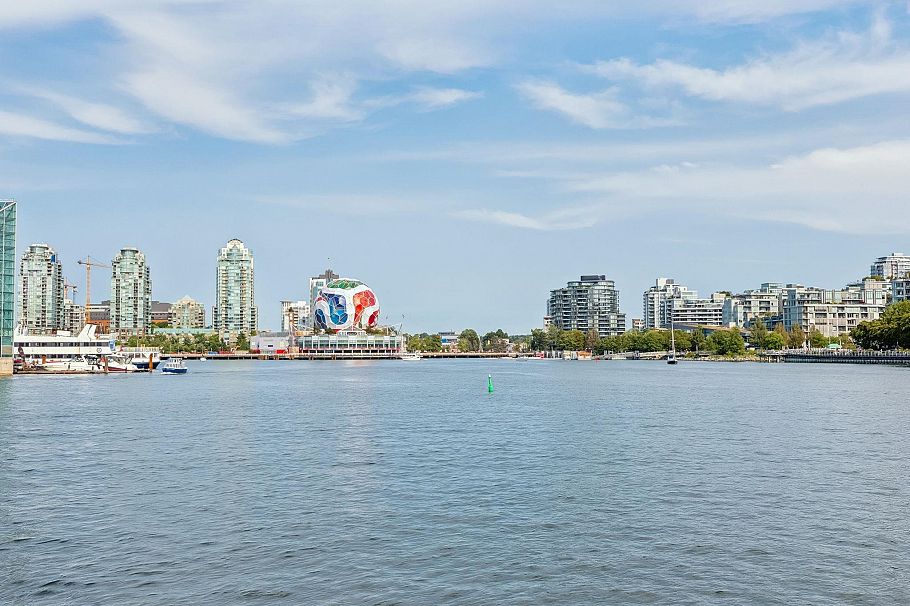 305 8 Smithe Mews Vancouver, BC - 28