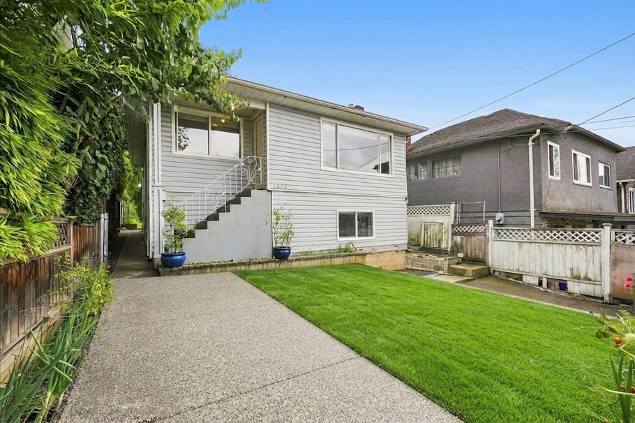 4820 Moss Street Vancouver, BC - 2