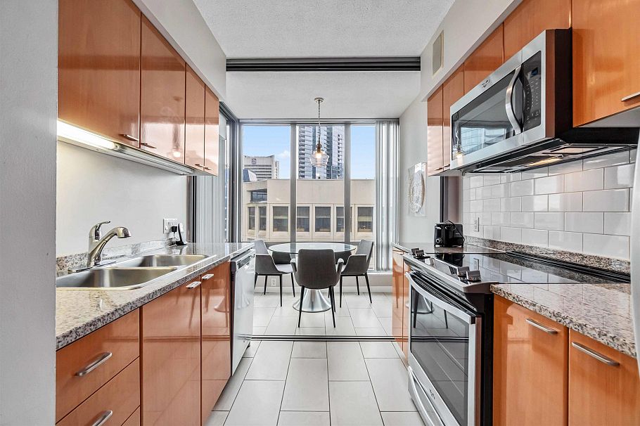 1808 1200 W Georgia Street Vancouver, BC - 10