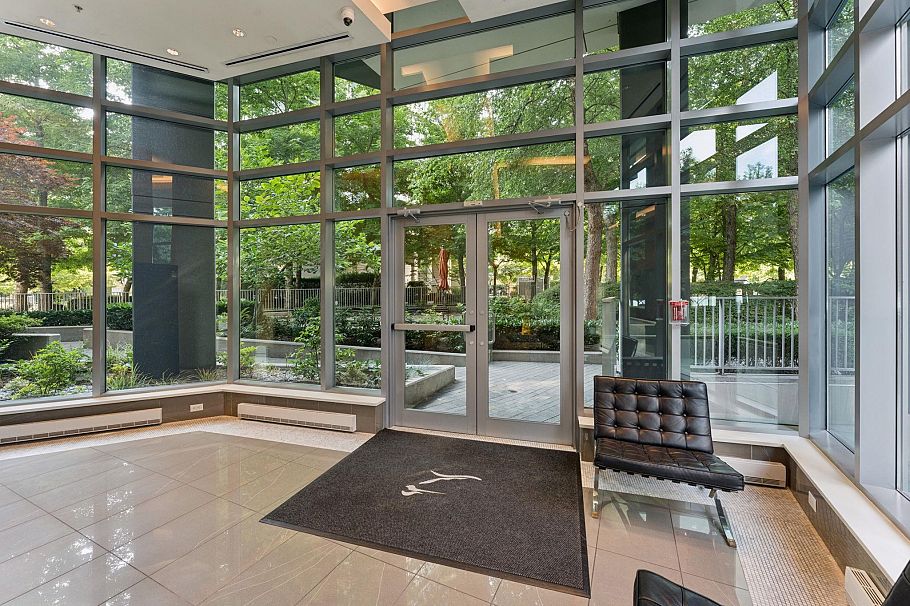 305 8 Smithe Mews Vancouver, BC - 30